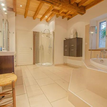 Le Holiday home *